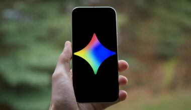 Gemini logo on an Android phone.