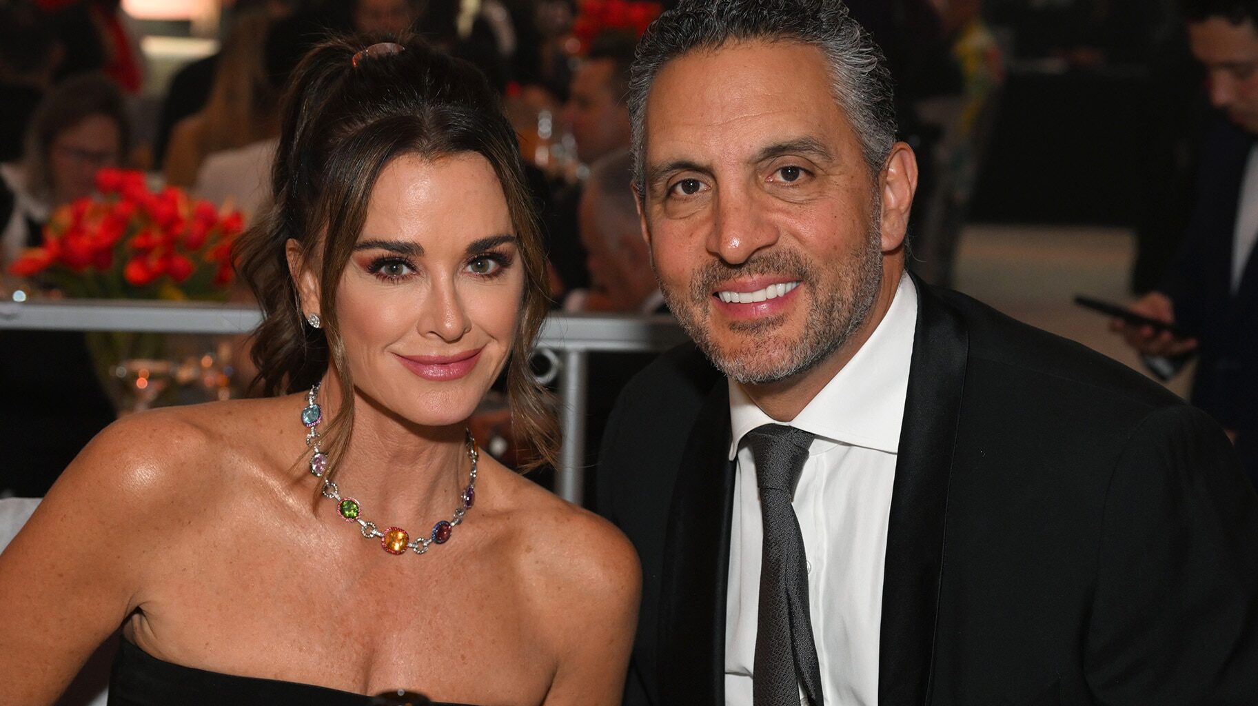 Mauricio Umansky Declares He's Single Amid Kyle Richards Split