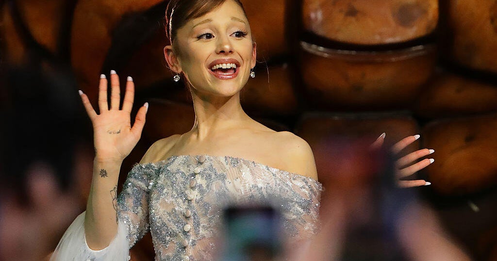 Man who rushed Ariana Grande at "Wicked: For Good" premiere deported from Singapore