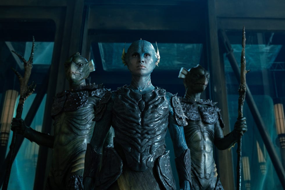 gugu mbatha raw, the war between the land and the sea