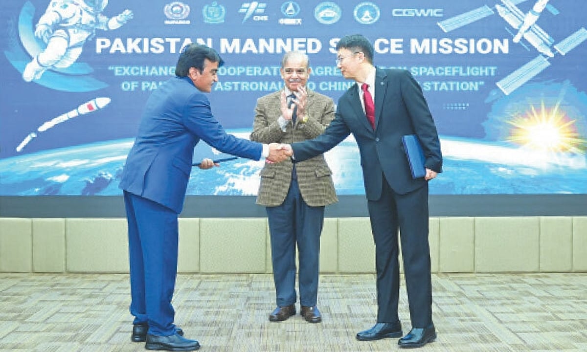 Pakistan’s first astronaut to join China’s space mission - Gulf News