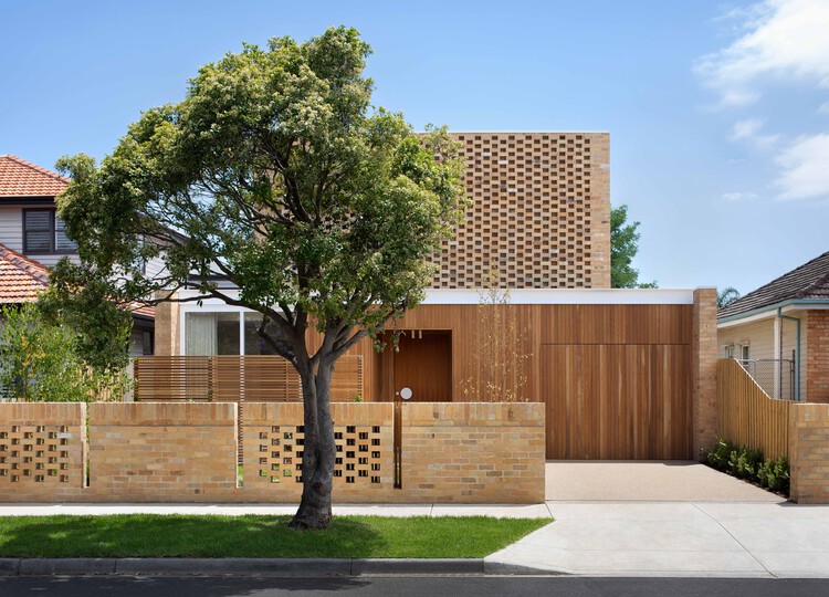 Haka House / Taouk Architects - Image 1 of 15