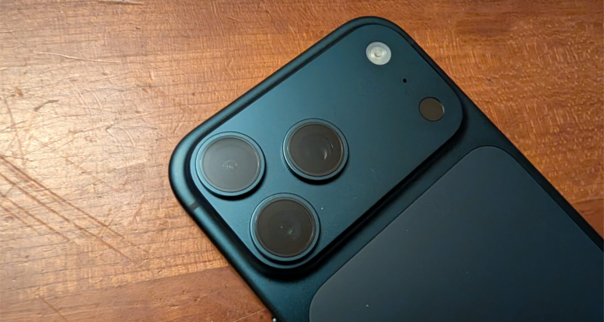 Apple iPhone 17 Pro Max First Impressions