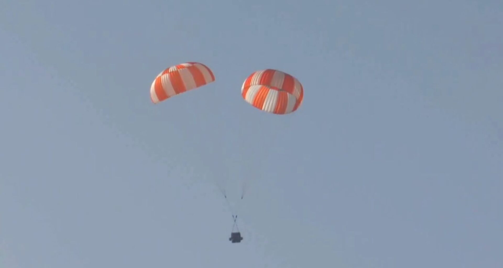 India tests parachutes for Gaganyaan astronaut capsule (video)