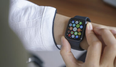 5 Essential Apple Watch Apps You Need To Start Using