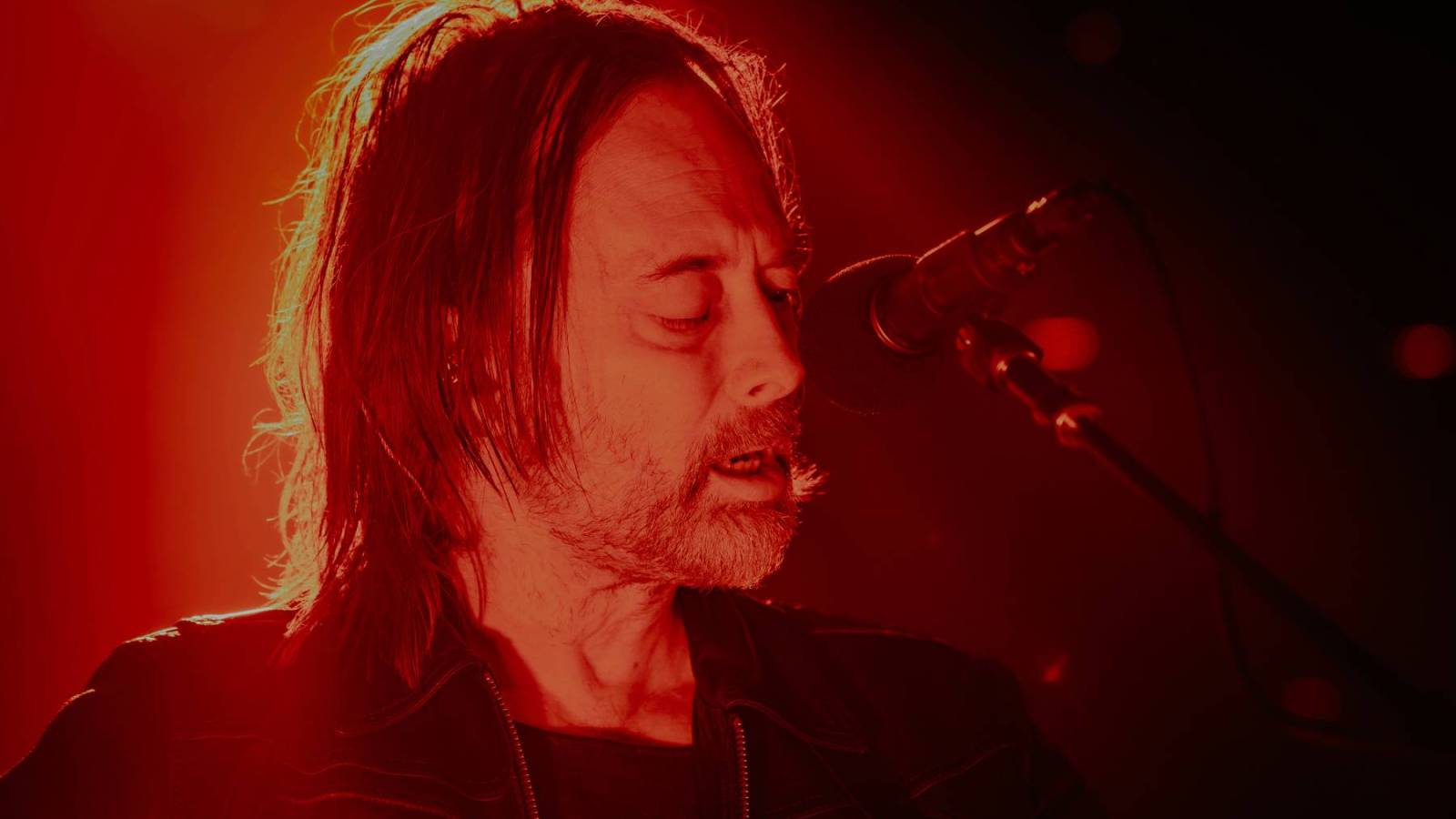 Radiohead Perform 'Like Spinning Plates' in London: WATCH