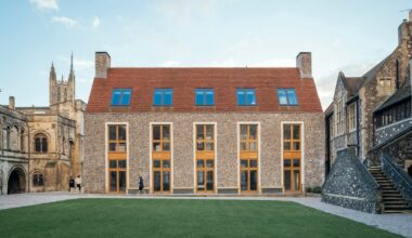 "A handsome, compact, efficient building" says commenter