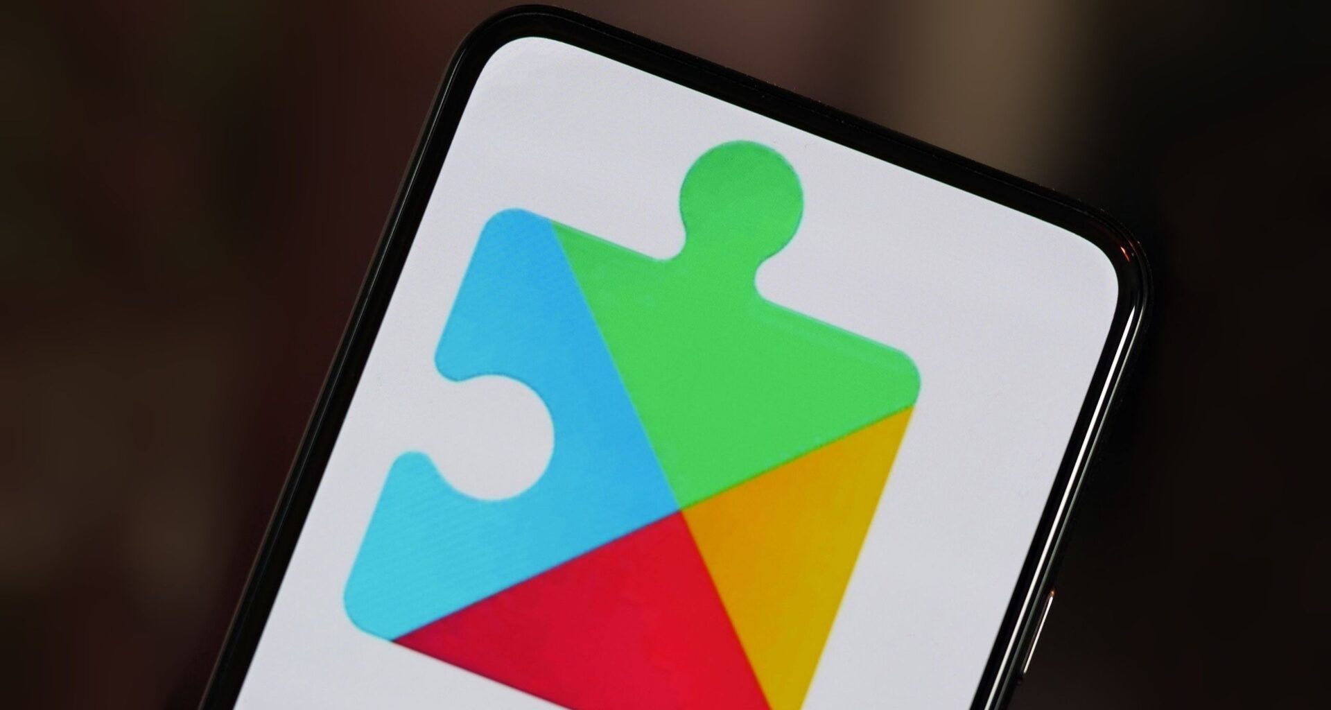 Google's Play Services update drops a big boost to media swapping, Find Hub sharing