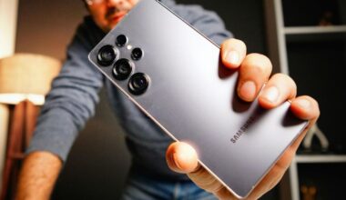 Smartphones might put a deeper dent in your wallet next year because of the AI race