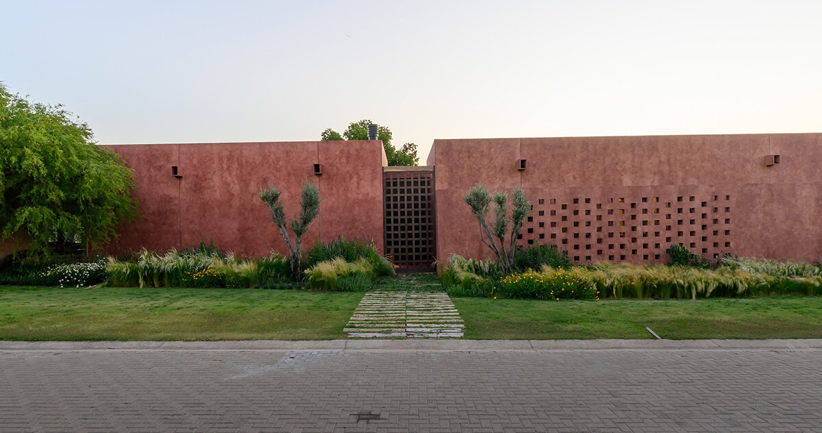 santiago bertotti's 'casa BP' frames elongated views of argentina