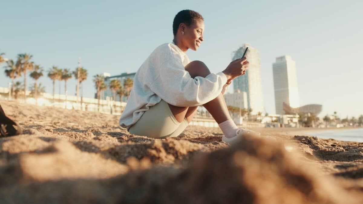 Young adults may not have been able to look away from their phones for long, but getting away from social media did appear to improve mental health.