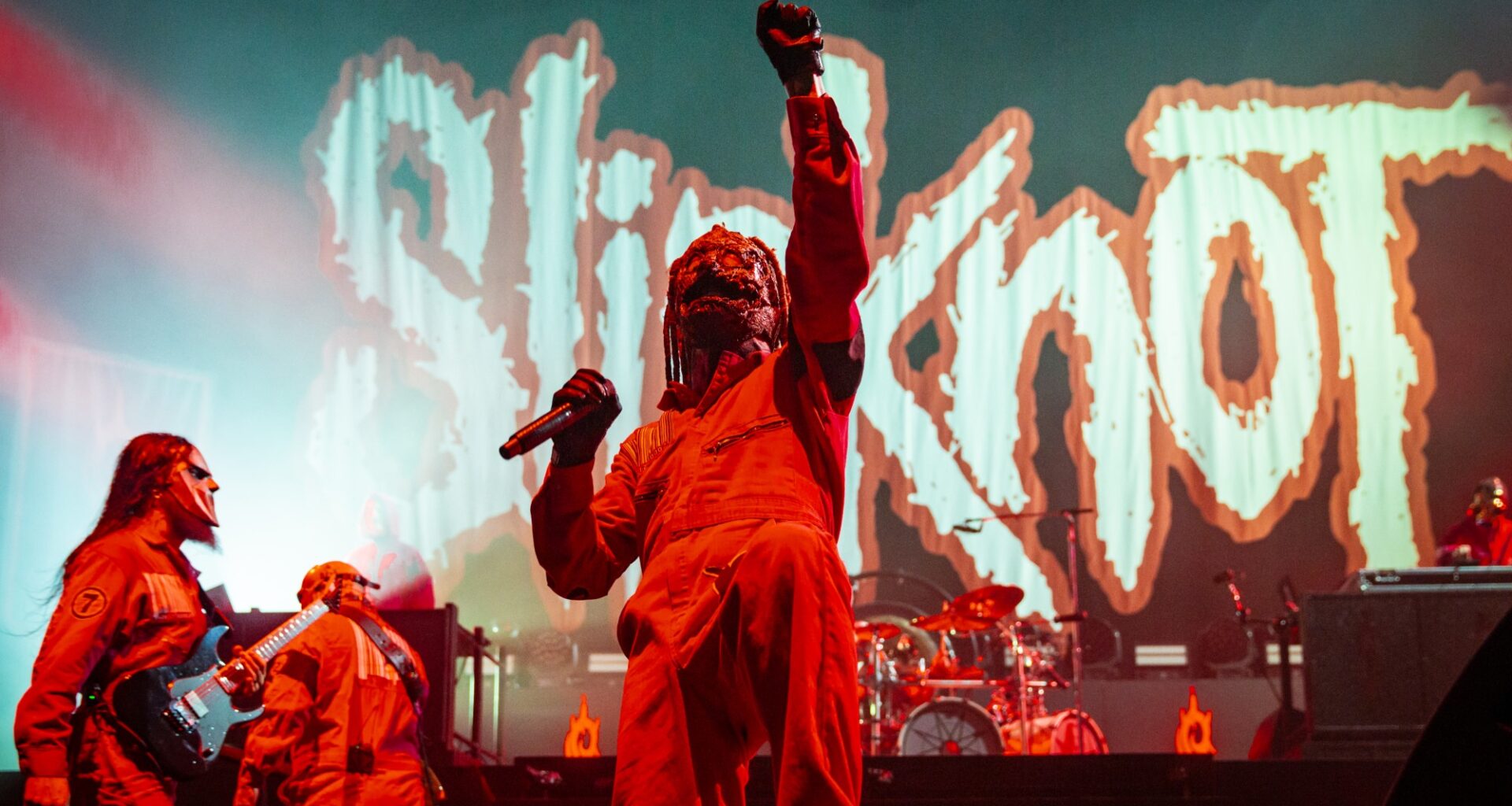 "Get ready. Hail the Knot"