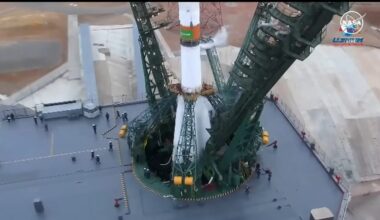 Before a Soyuz launch Thursday someone forget to secure a 20-ton service platform