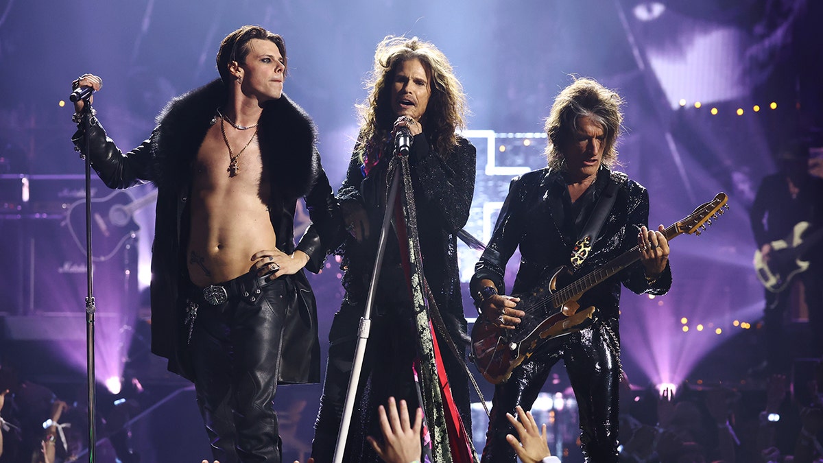 Steven Tyler performs at 2025 MTV VMAs