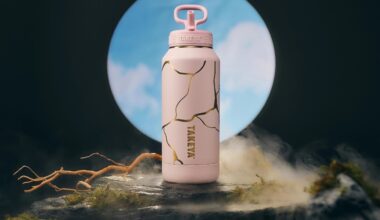 Water Bottle Inspired by Japanese Kintsugi Celebrates Cracks