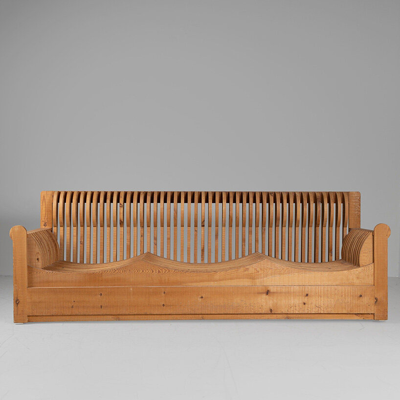 Divano 3 posti serie 'Mobili nella Valle' (3-seater sofa from the 'Mobili nella Valle' series), Mario Ceroli per Poltronova, Italia 1972