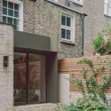 Threshold House  / Studio McW - Exterior Photography, Brick, Facade, Concrete, Garden, Courtyard