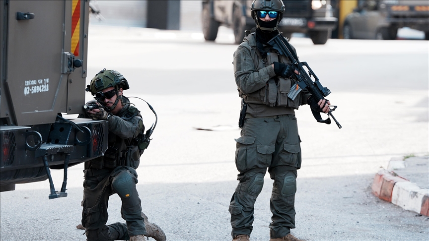 3 Palestinians injured, 10 detained by Israeli army in West Bank raids