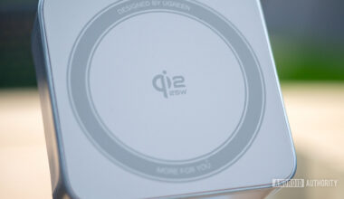 ugreen qi2 25w charger 3 in 1 stand 1