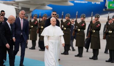 Pope urges Turkey to be a force for stability, peace