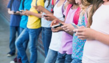 Is There a Right Age for a Child’s First Cellphone? Educators Weigh In
