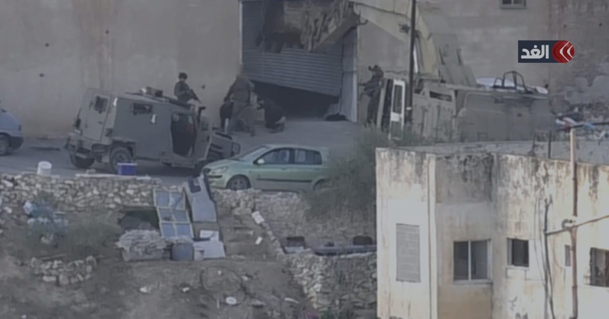 Israeli Forces Filmed Shooting Dead Two Surrendered Palestinians in West Bank City of Jenin - Haaretz