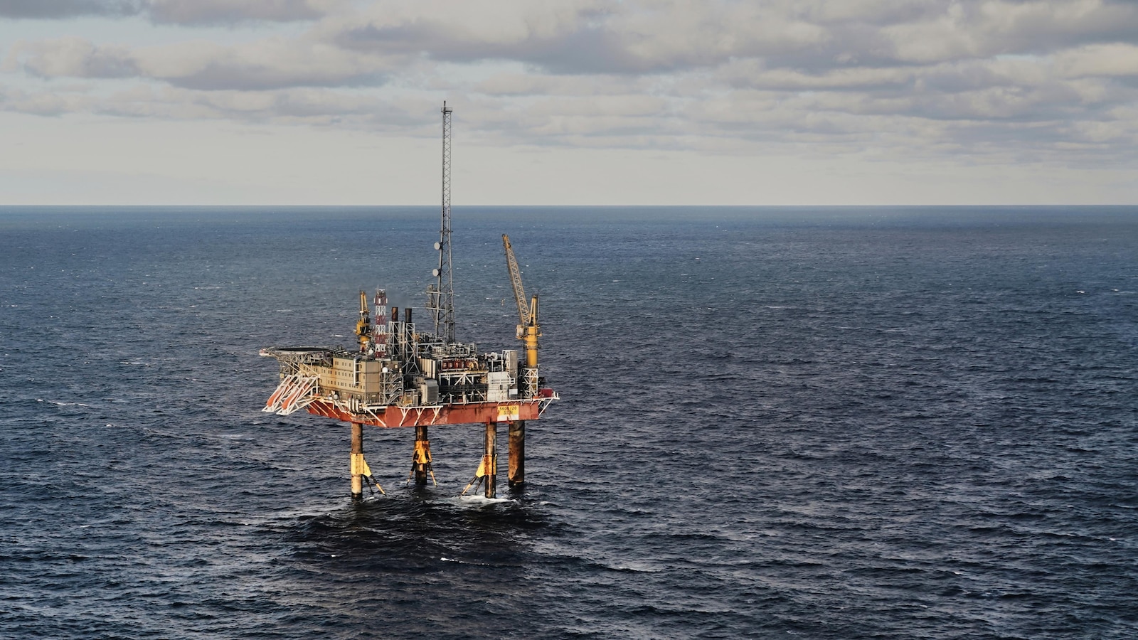 Ambitious plan to store CO2 beneath the North Sea set to start operations