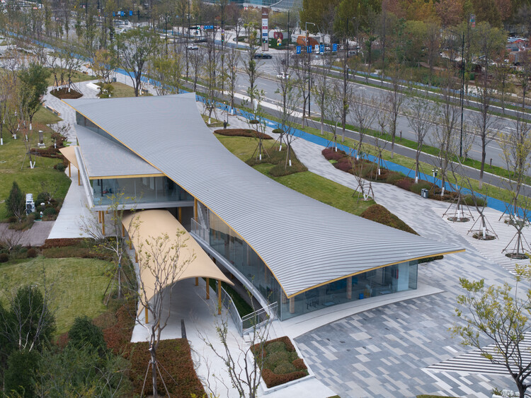 Yangjia River Greening Enhancement  - Buildings NO.4 / YIIIE Architects - Image 1 of 40