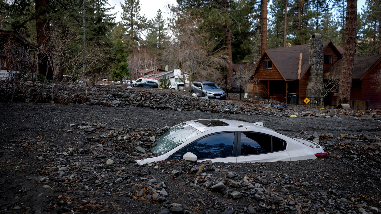 Three dead as heavy rain, flash floods hit California