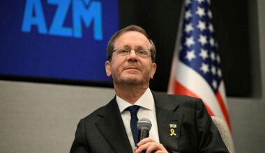 Herzog to Meet With Anti-judicial Coup Activists to Discuss Pardon for Netanyahu - Haaretz