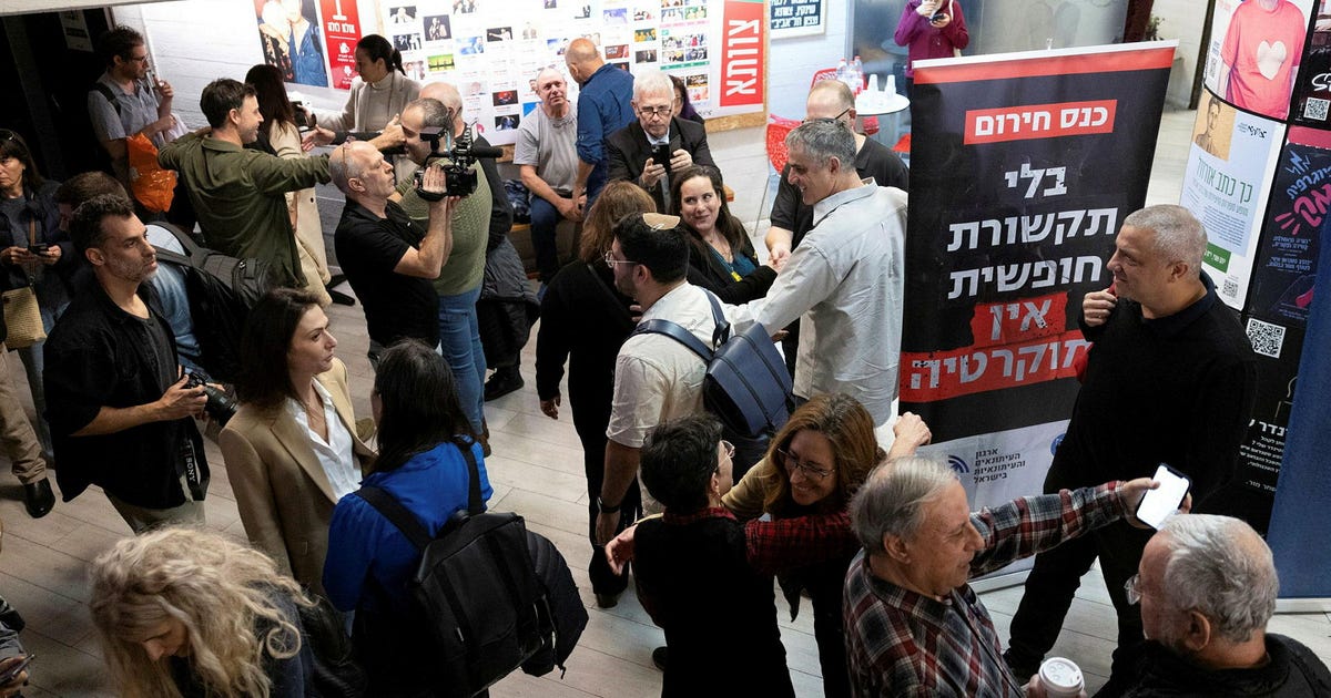 Emergency conference of Israeli journalists sounds alarm on gov't threats to press freedom - Haaretz