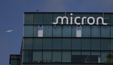 Jim Cramer's top 10 things to watch in the stock market Thursday