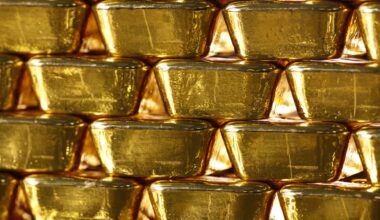 Gold slips as investors turn cautious ahead of Fed meeting, PCE data in focus