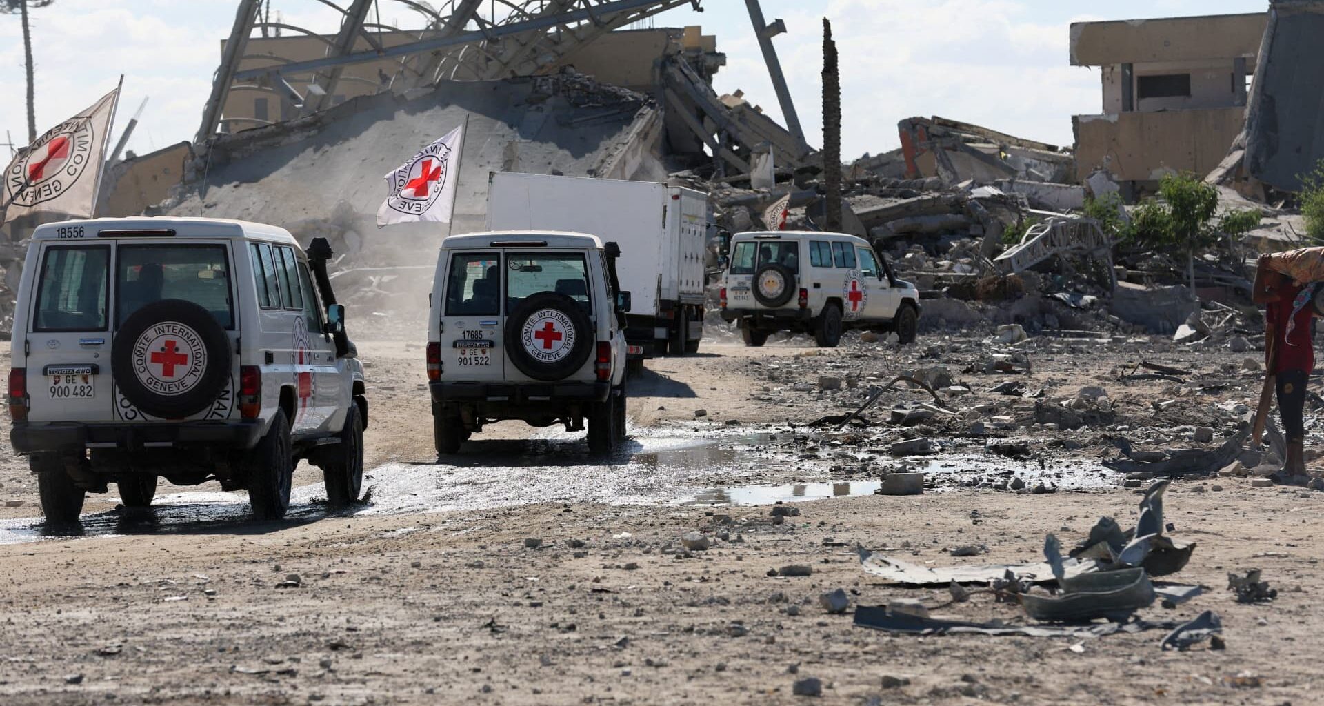 Israel launches airstrike in southern Gaza after earlier attack by militants wounded 5 soldiers