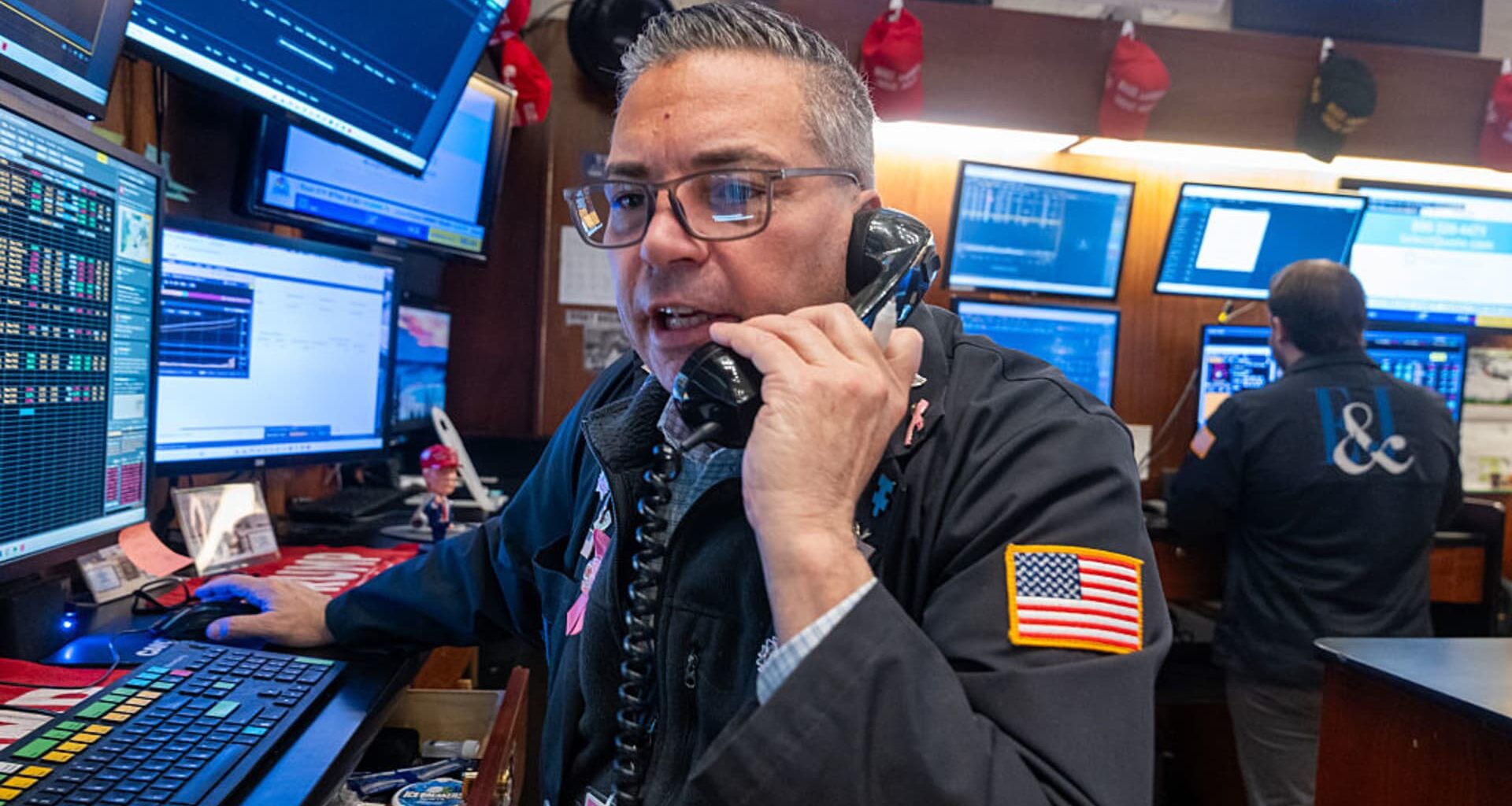 2 bank CEOs talk up the consumer. Plus, another Danaher buy call