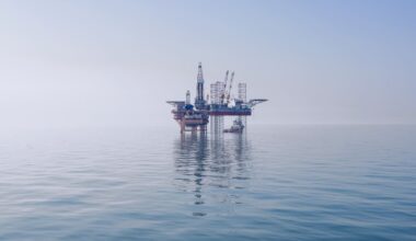 Oil steadies, Ukraine peace talks and U.S. rate decision in spotlight