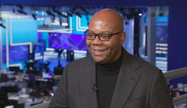 Credit score average masks signs of financial distress: VantageScore