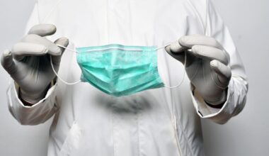 Scots hospital staff to wear face masks due to outbreaks