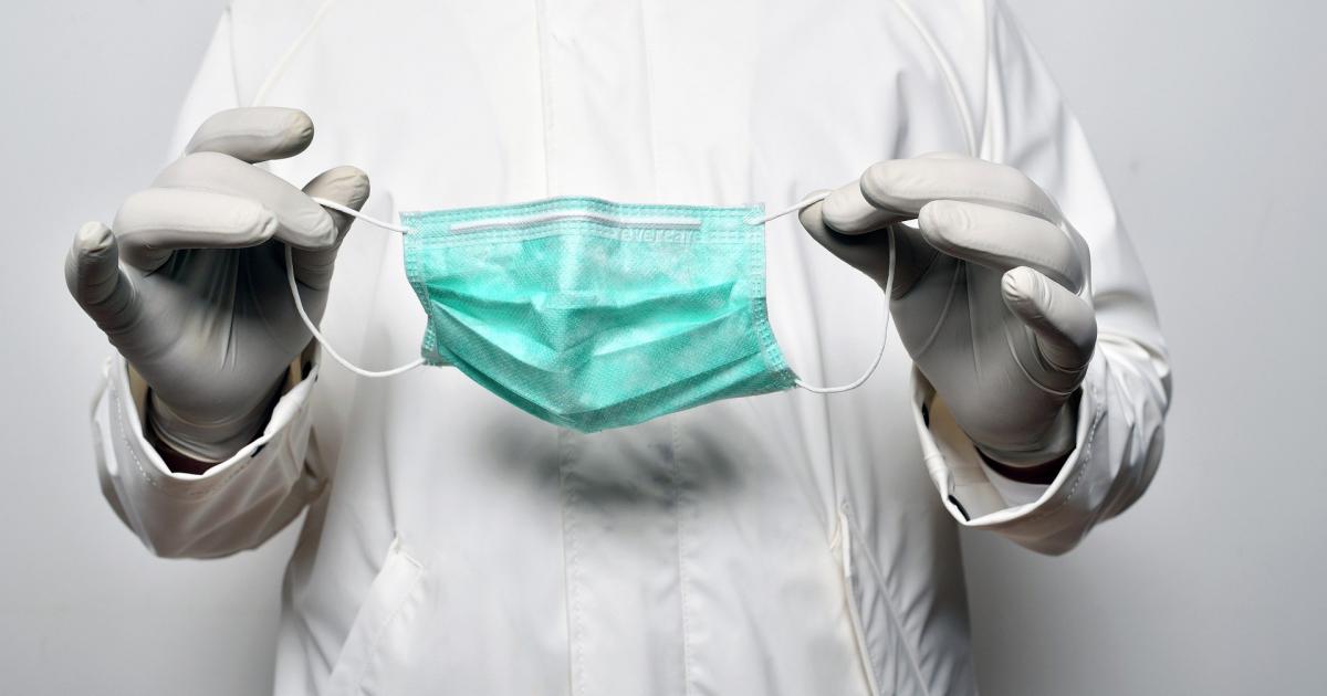 Scots hospital staff to wear face masks due to outbreaks