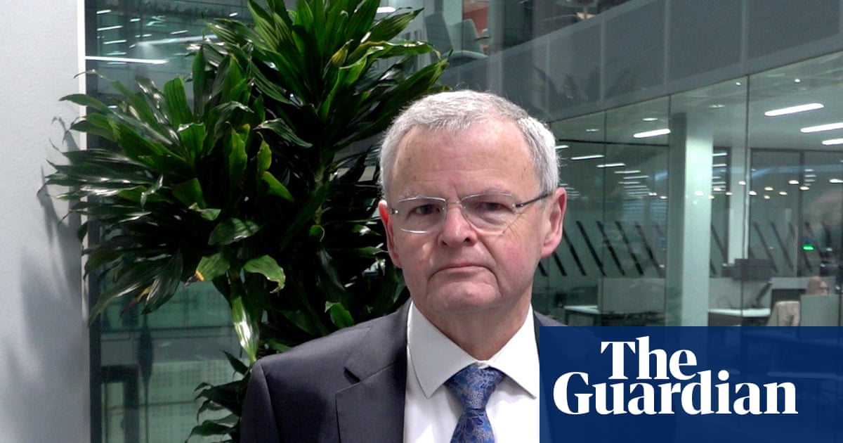 Long waits and ‘unacceptable’ lack of data at NHS gender clinics in England, review finds | NHS