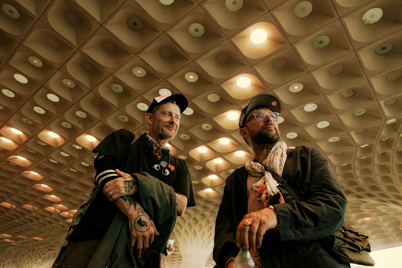 Jamie Hewlett & Damon Albarn - Mumbai Airport Octo