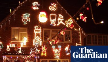 UK households bin 168m Christmas lights and ‘fast tech’ items a year | Environment