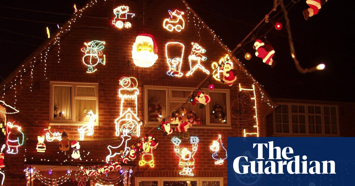 UK households bin 168m Christmas lights and ‘fast tech’ items a year | Environment