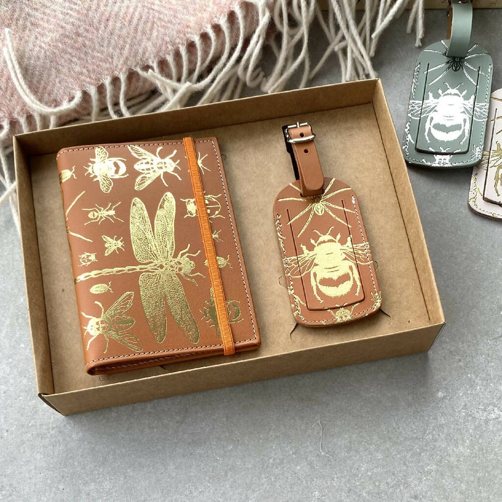 Recycled Leather Bugs Travel Set