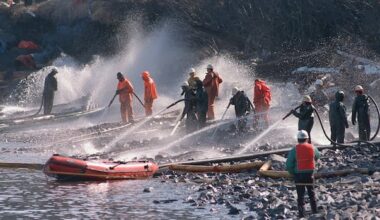 Why the disastrous 1989 Exxon Valdez oil spill looms large over northern pipeline debate