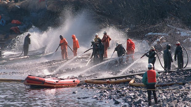 Why the disastrous 1989 Exxon Valdez oil spill looms large over northern pipeline debate