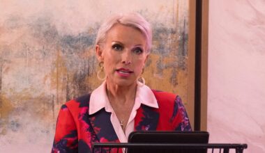 Coronation Street airs secret Emmerdale shout-out in crossover chaos