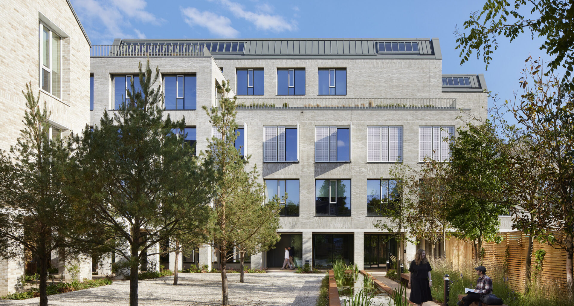 Brooklands Workplace Campus / Allies and Morrison
