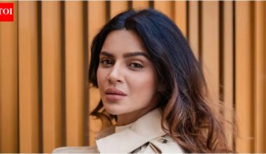 Aashka Goradia announces second pregnancy at 40: A peek into her inspiring fitness routine |