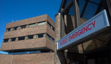 Long hospital wait times due to staffing shortages, lack of beds, NLMA president says